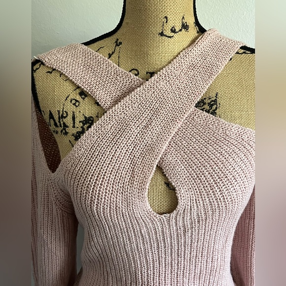 Crisscross Halter Cold Shoulder Cut Out Knit Sweater Size XS - Picture 4 of 9